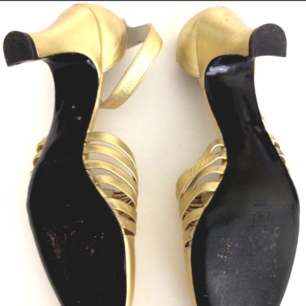 Vtg CHARLES JOURDAN Gold Leather FRANCE Closed Toes Luxury BARNEYS Heels Shoes 9 - Picture 9 of 12